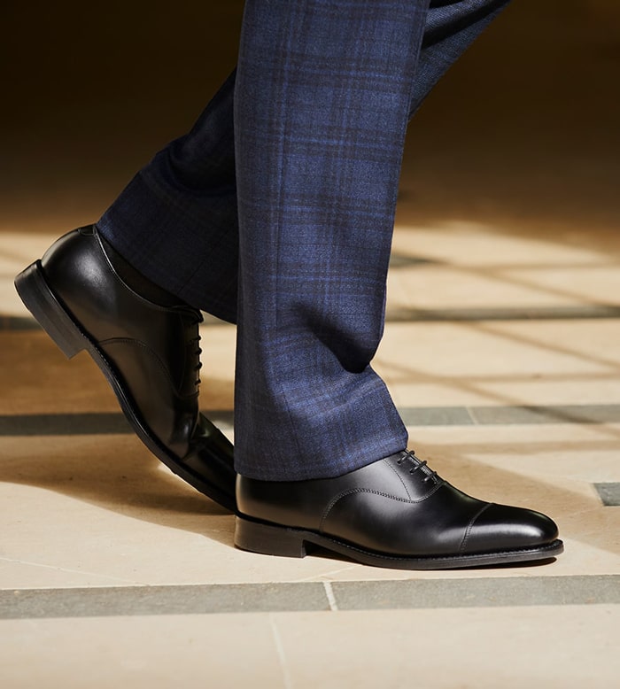 Tucked vs. untucked laces? : r/malefashionadvice